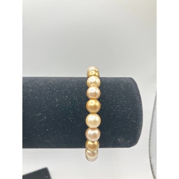 Homemade Faux Gold & Cream Colored Pearls Stretchy 2.75 Bracelet! - Picture 6 of 11